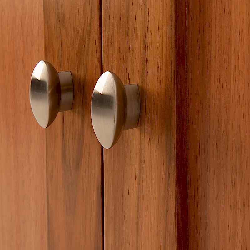 Neo display buffet cabinet - door handles