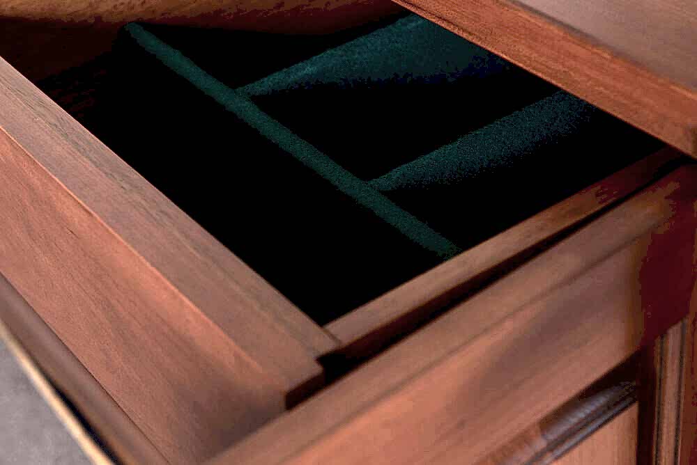 Felt lined Cutlery drawer