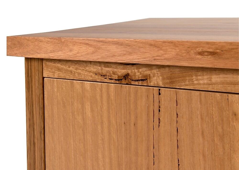 32mm solid timber top detail with flat panel door