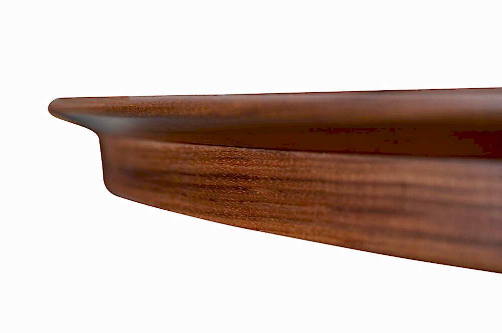 Dan round extension dining table - edge detail